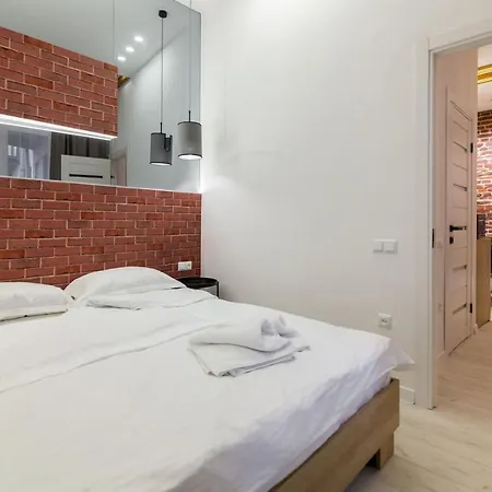 Apartment On Kulisha Str *
